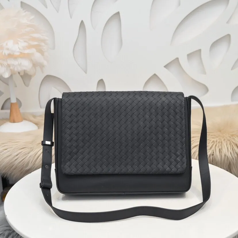 All categories 💚 Top version men’s bags 💚 BV 2024 new BV crossbody bag